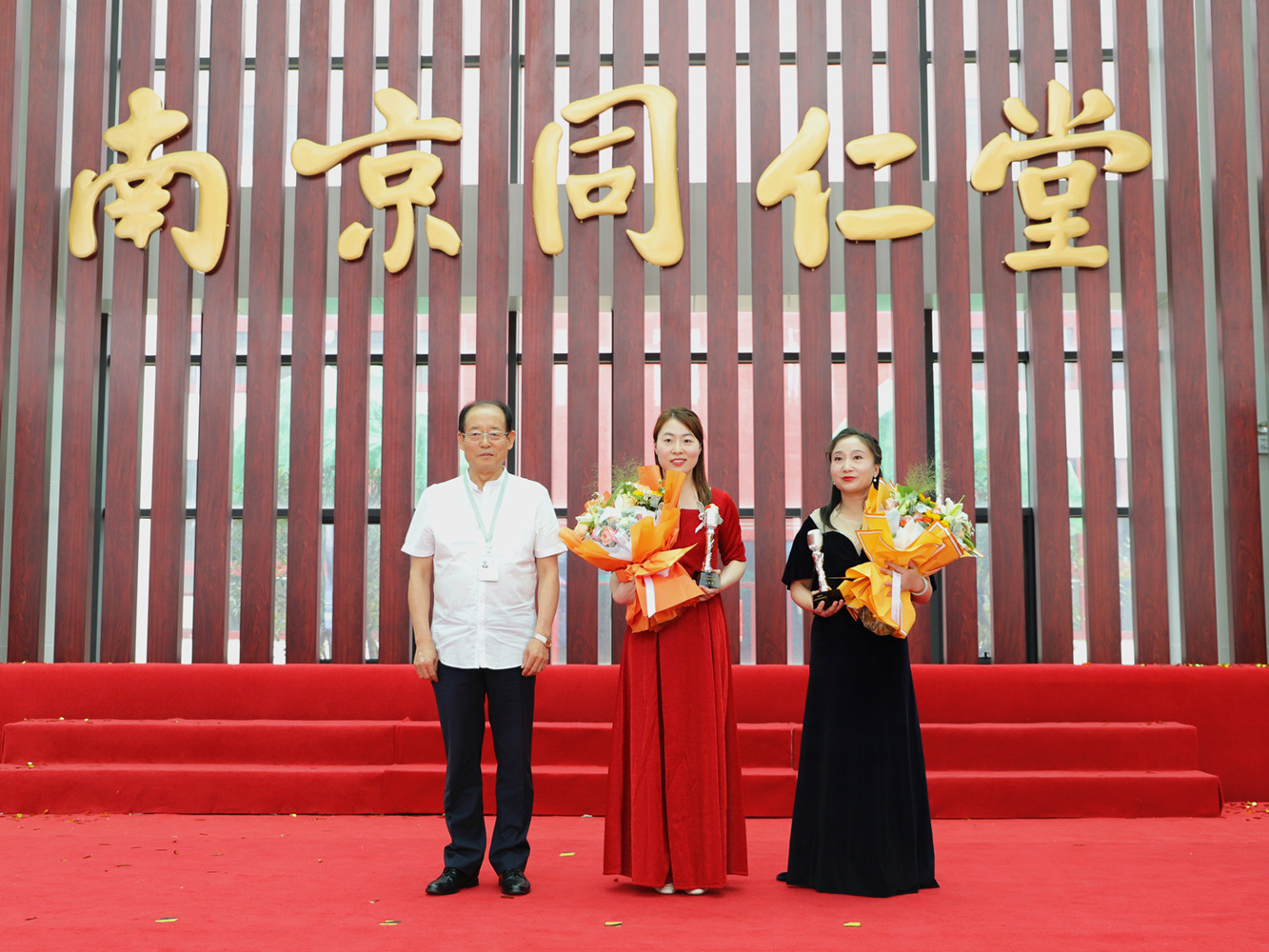 頒獎(jiǎng)-02.JPG